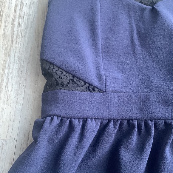 Max and Riley mixed material dress - Picture 2 of 6